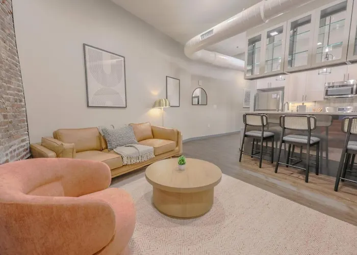 Luxurious Downtown 1 Bedroom